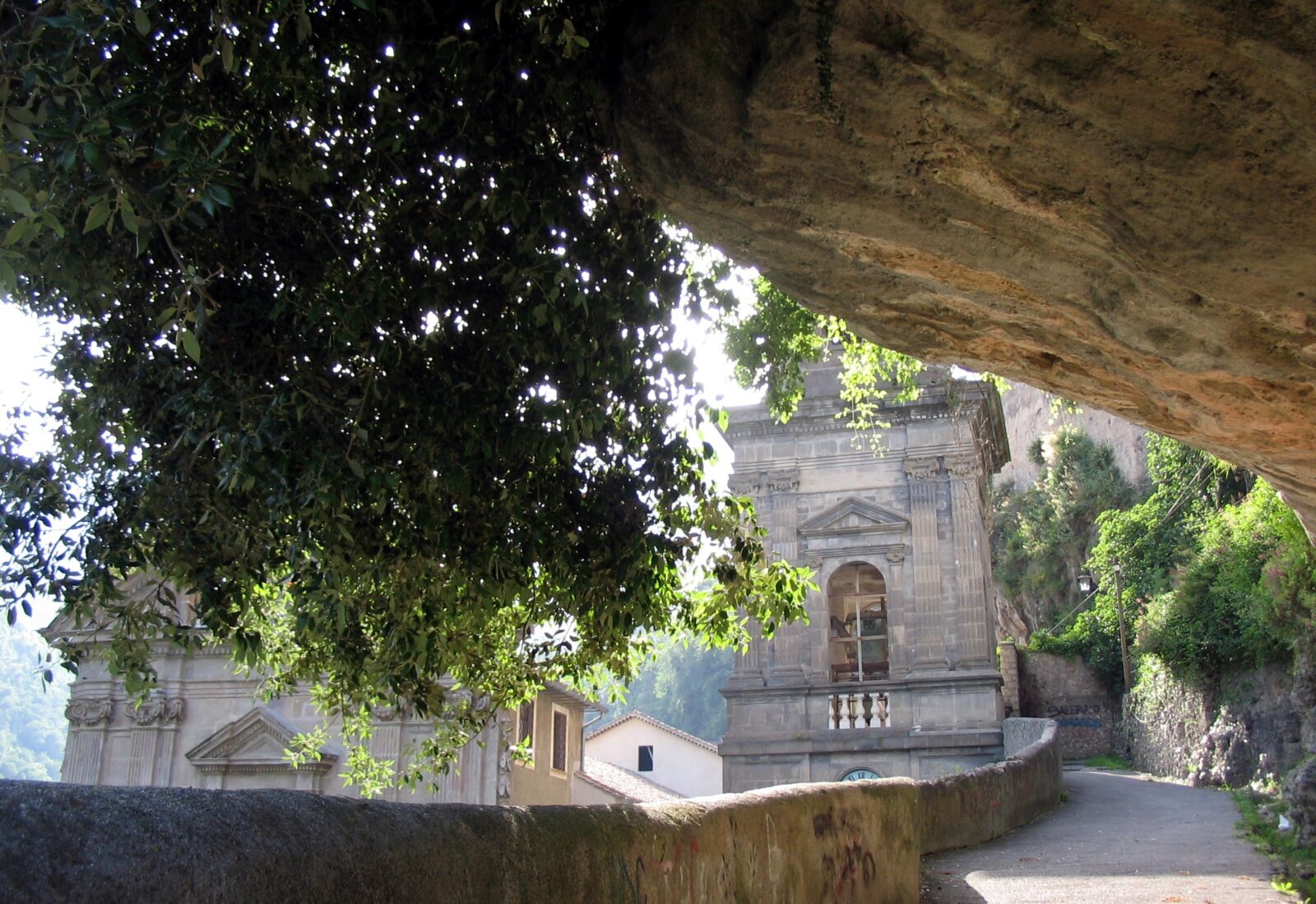 Abbazia della Santissima Trinità di Cava, fotografia del 2007.